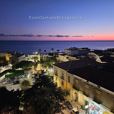 Hotel Mediterraneo Roccella Ionica Buitenkant foto