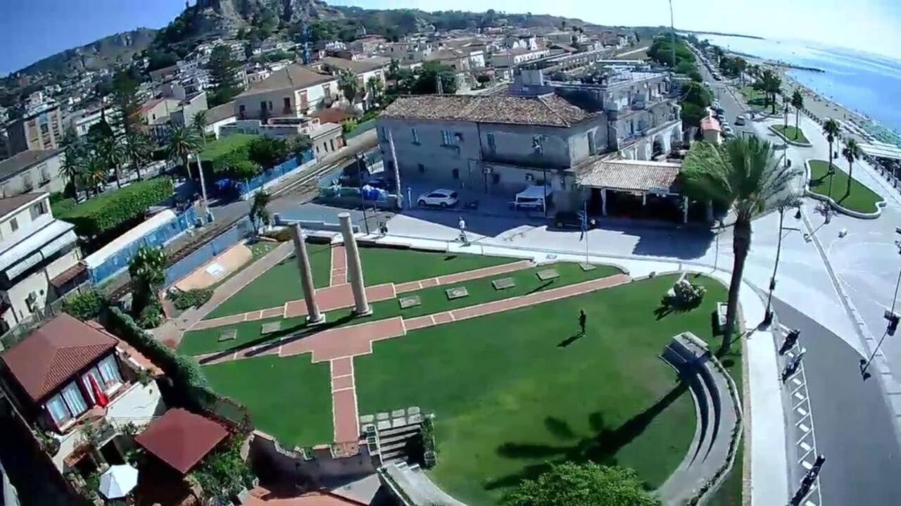 Hotel Mediterraneo Roccella Ionica Buitenkant foto