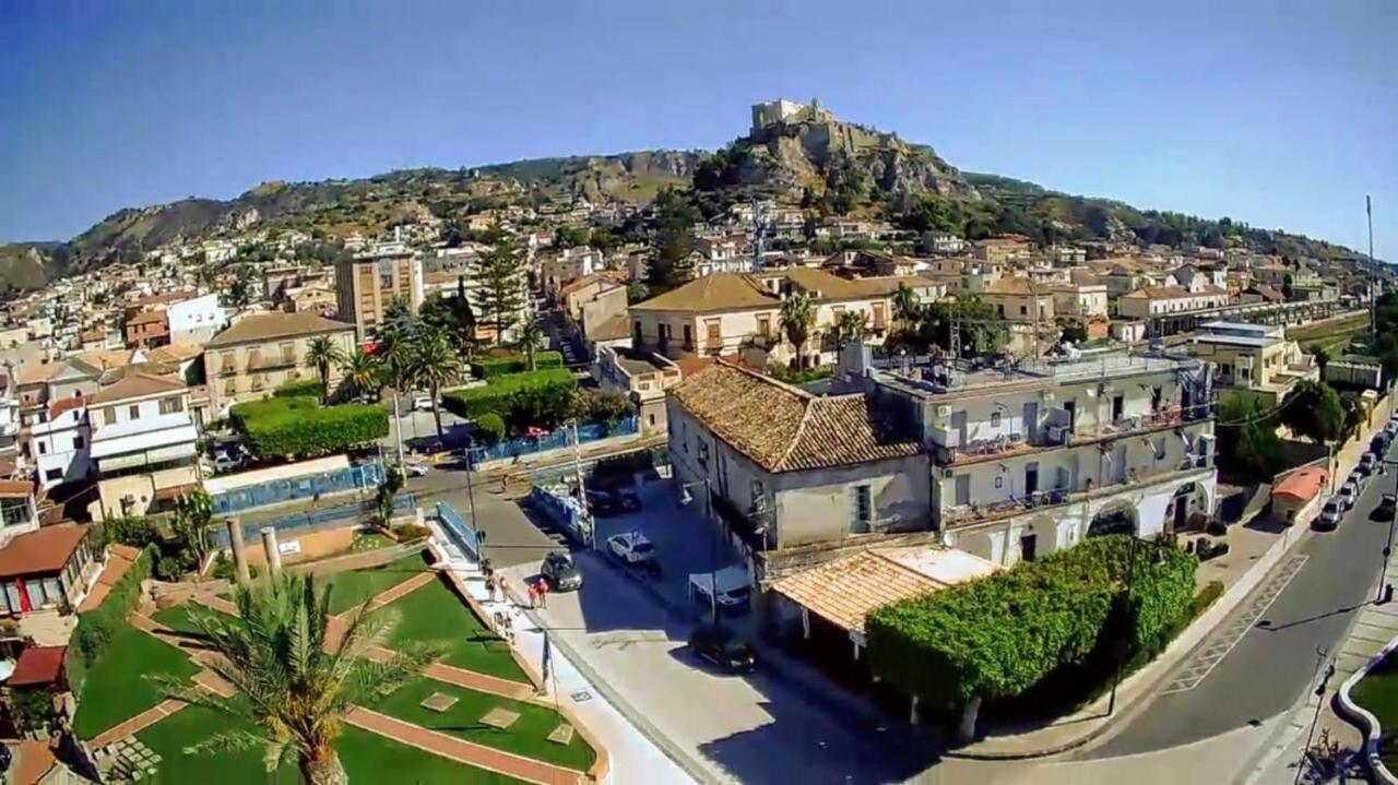 Hotel Mediterraneo Roccella Ionica Buitenkant foto