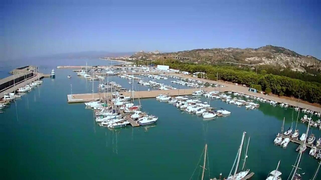 Hotel Mediterraneo Roccella Ionica Buitenkant foto