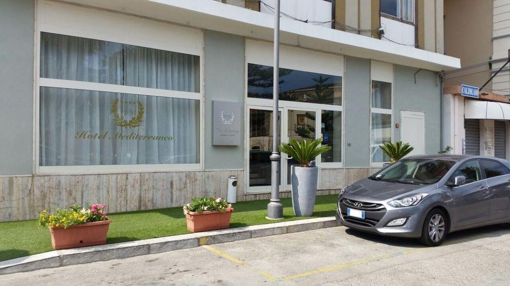 Hotel Mediterraneo Roccella Ionica Buitenkant foto