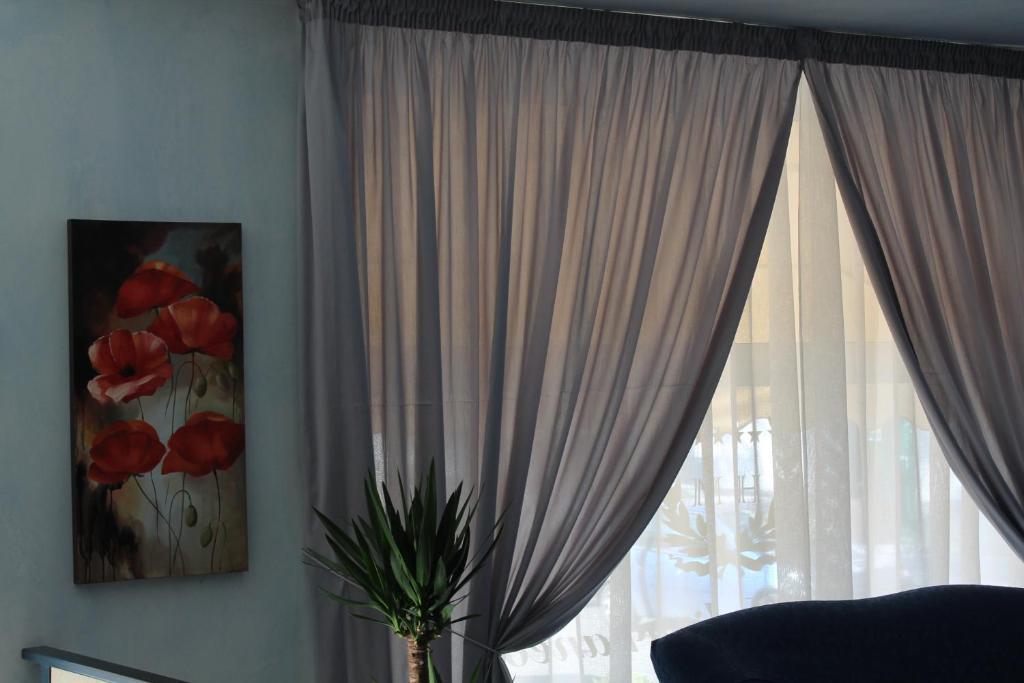 Hotel Mediterraneo Roccella Ionica Buitenkant foto