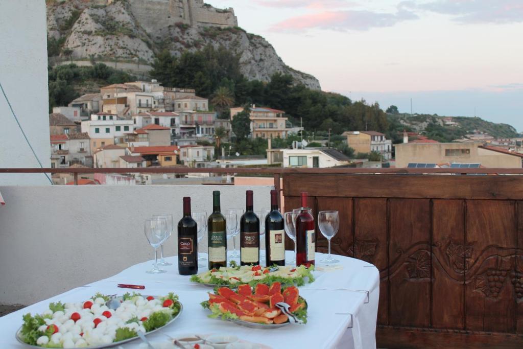Hotel Mediterraneo Roccella Ionica Buitenkant foto
