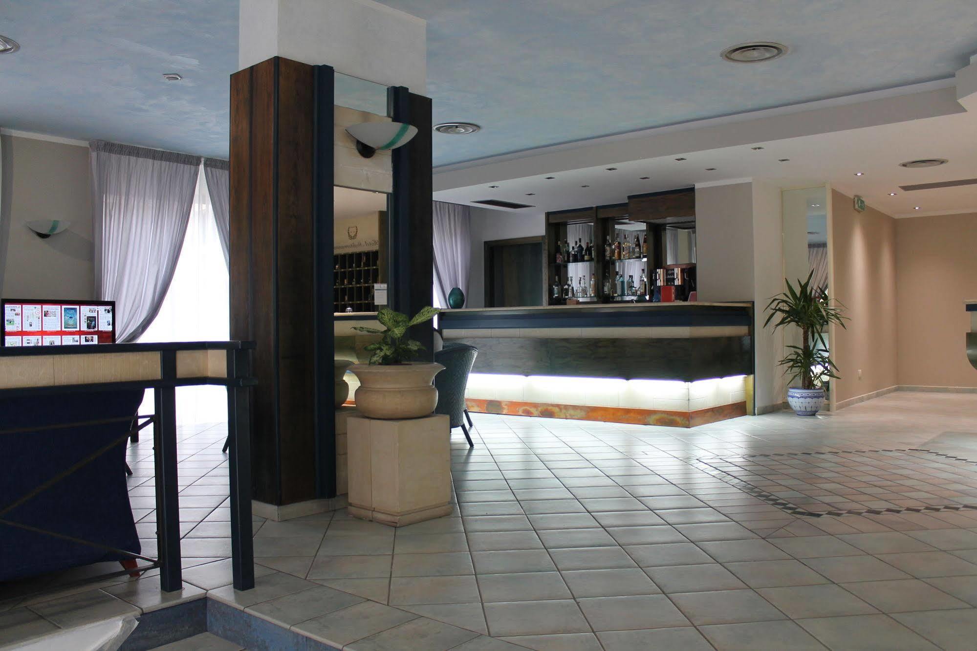 Hotel Mediterraneo Roccella Ionica Buitenkant foto